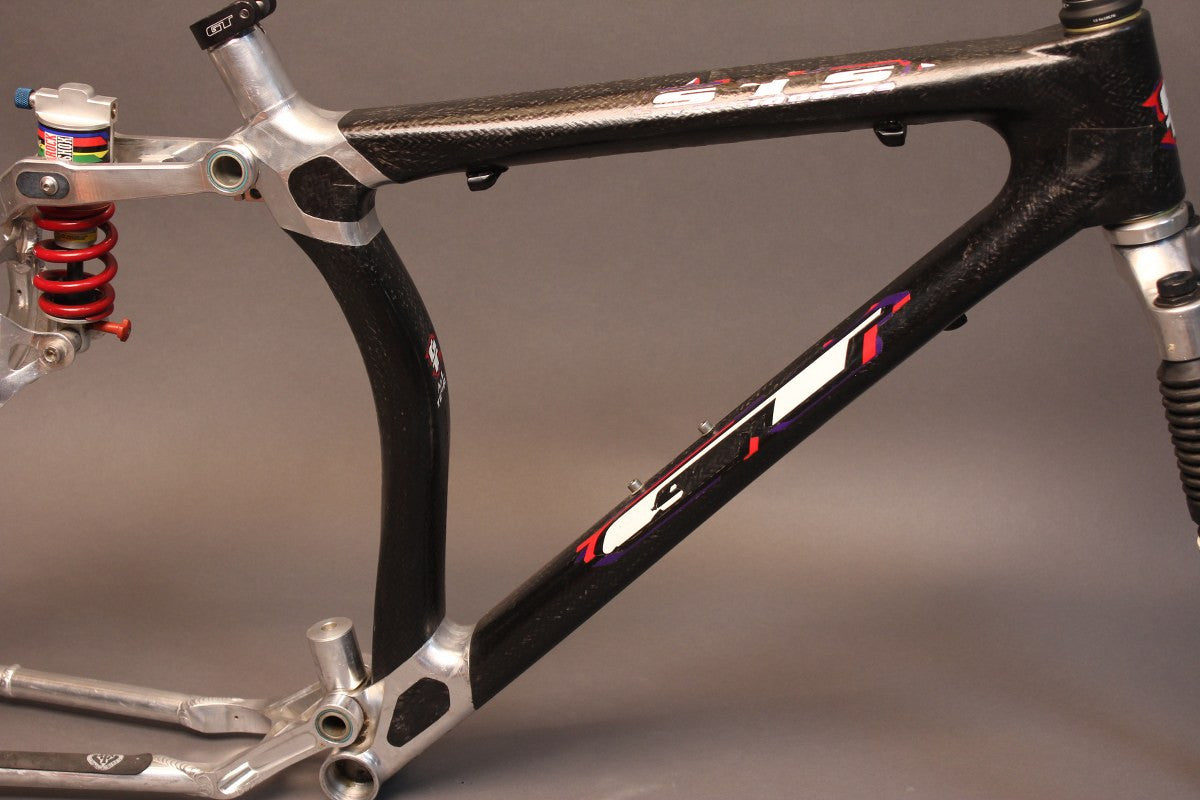 1998 GT STS 1000-DS Frame: Thermoplastic Carbon Fiber, Rockshox Super Deluxe, RARE