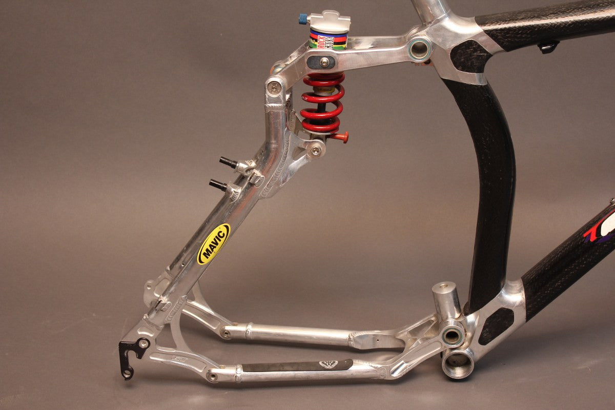 1998 GT STS 1000-DS Frame: Thermoplastic Carbon Fiber, Rockshox Super Deluxe, RARE