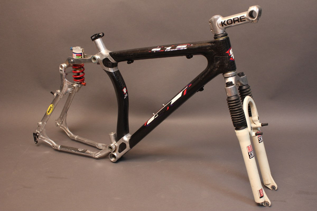 1998 GT STS 1000-DS Frame: Thermoplastic Carbon Fiber, Rockshox Super Deluxe, RARE