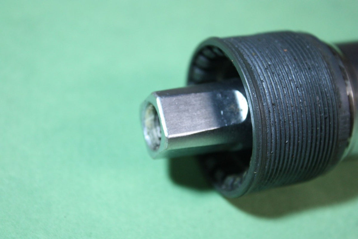Shimano XT BB-UN72 Square Taper Bottom Bracket: 113mm x 73mn