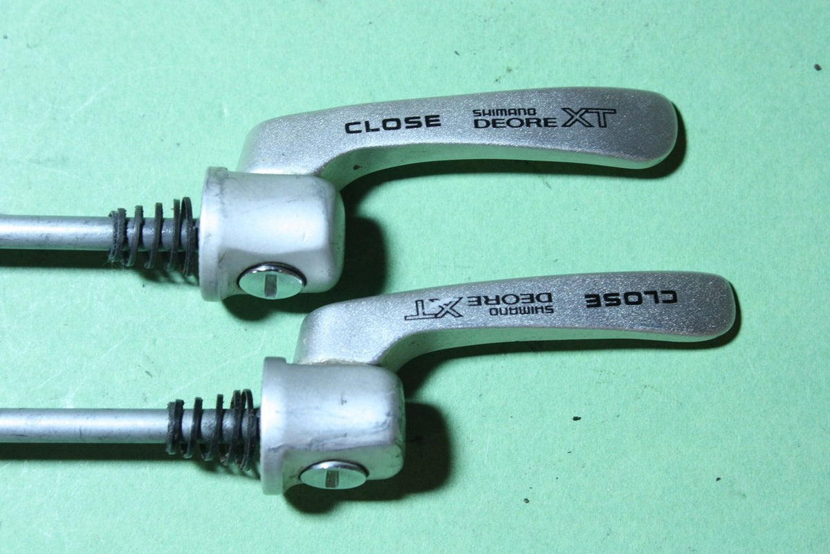 Shimano XT M750 Skewers: Silver