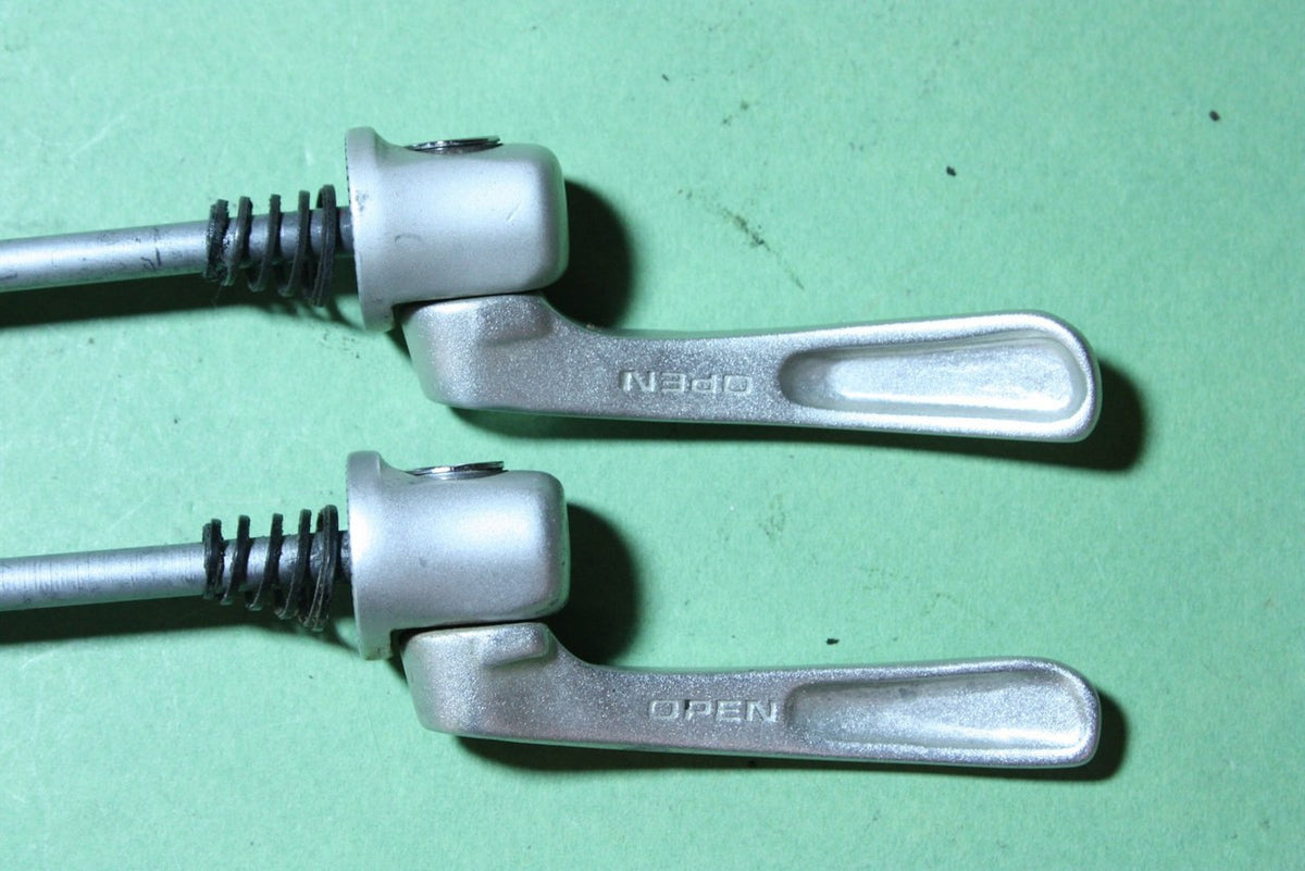 Shimano XT M750 Skewers: Silver