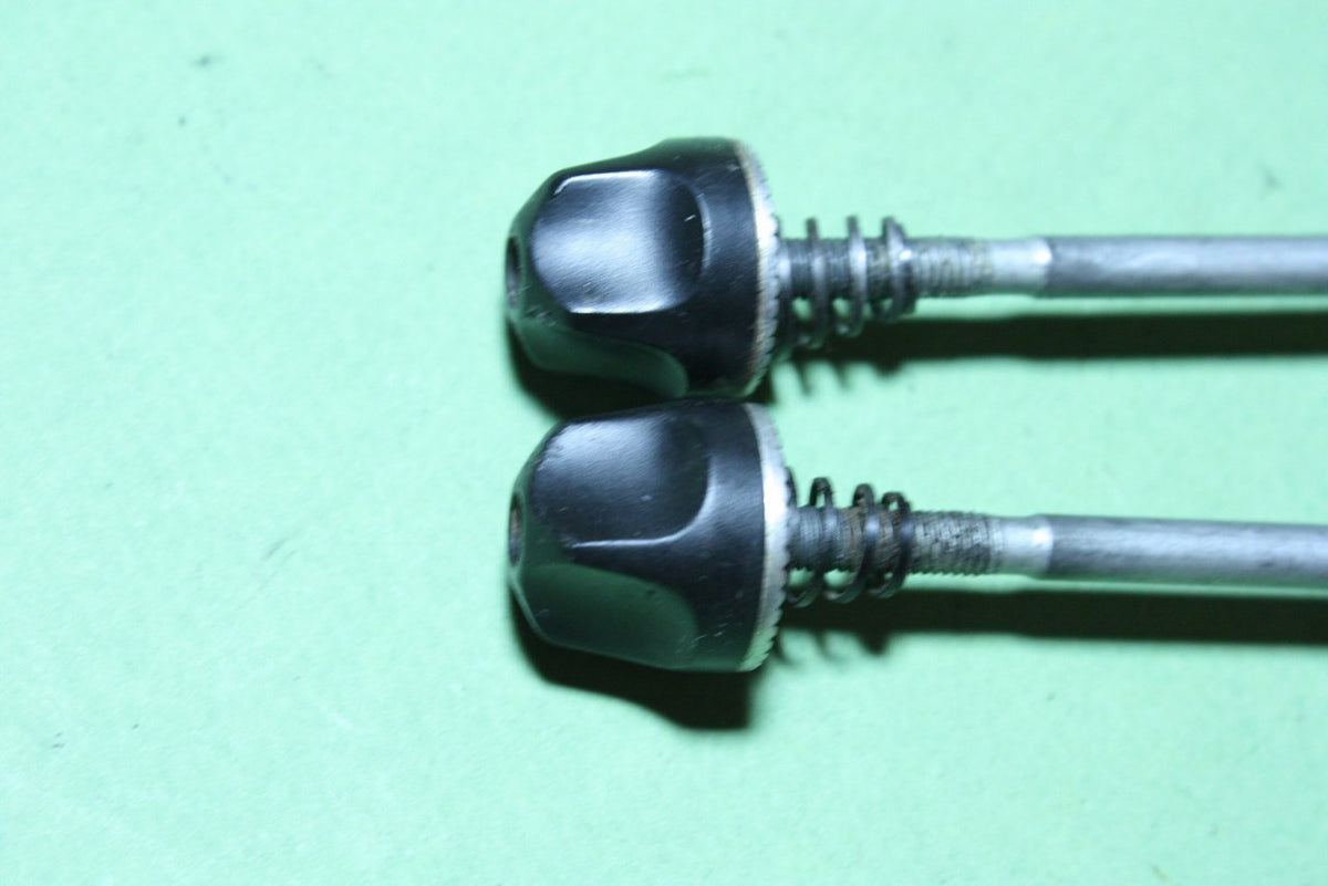 Shimano XT M750 Skewers: Silver