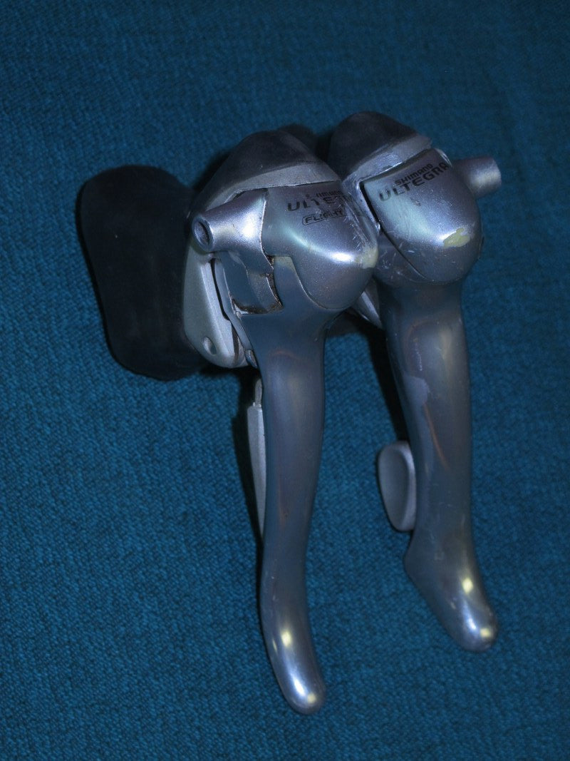 Shimano Ultegra 9-Speed STI Shifters: Triple ST-6500