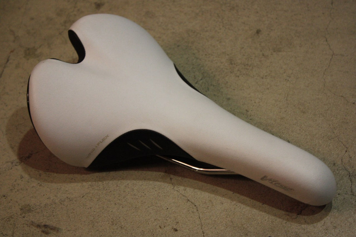 Fizik Vitesse HP Womens Bike Saddle, Hollow Manganese Rails: NEW