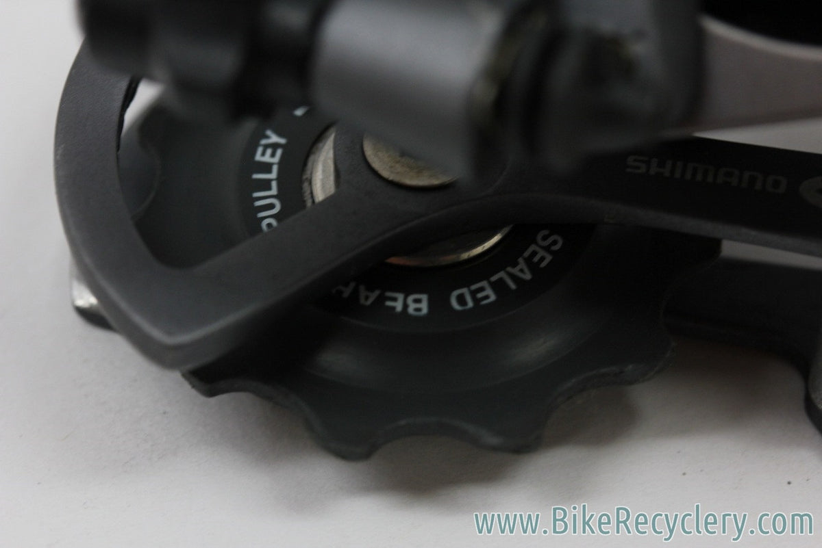 Shimano XTR RD-M952 Rear Derailleur: Mid Cage (Low Miles)