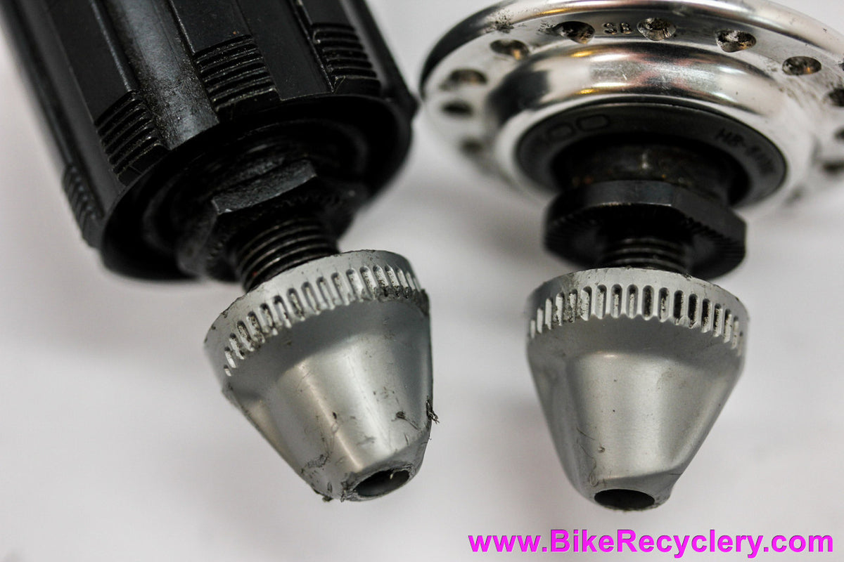 Shimano 600/Ultegra Hubset: FH-6402 HB-6400 - 36H/32H x 130mm - 8 Speed UG/HG - QR (Near Mint) Speed