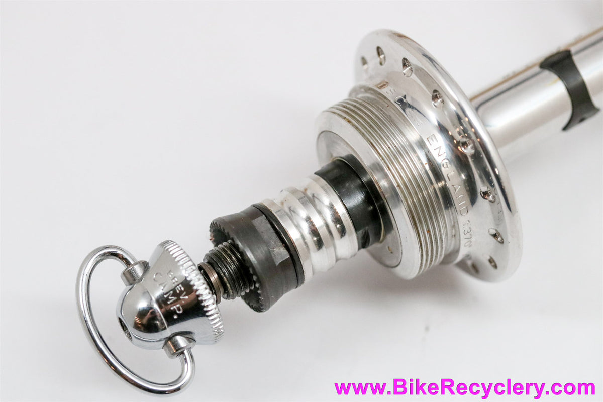 NIB/NOS Campagnolo Nuovo Record Strada Low Flange Rear Hub: 28H - 126mm - Curved Blade QR - BSA