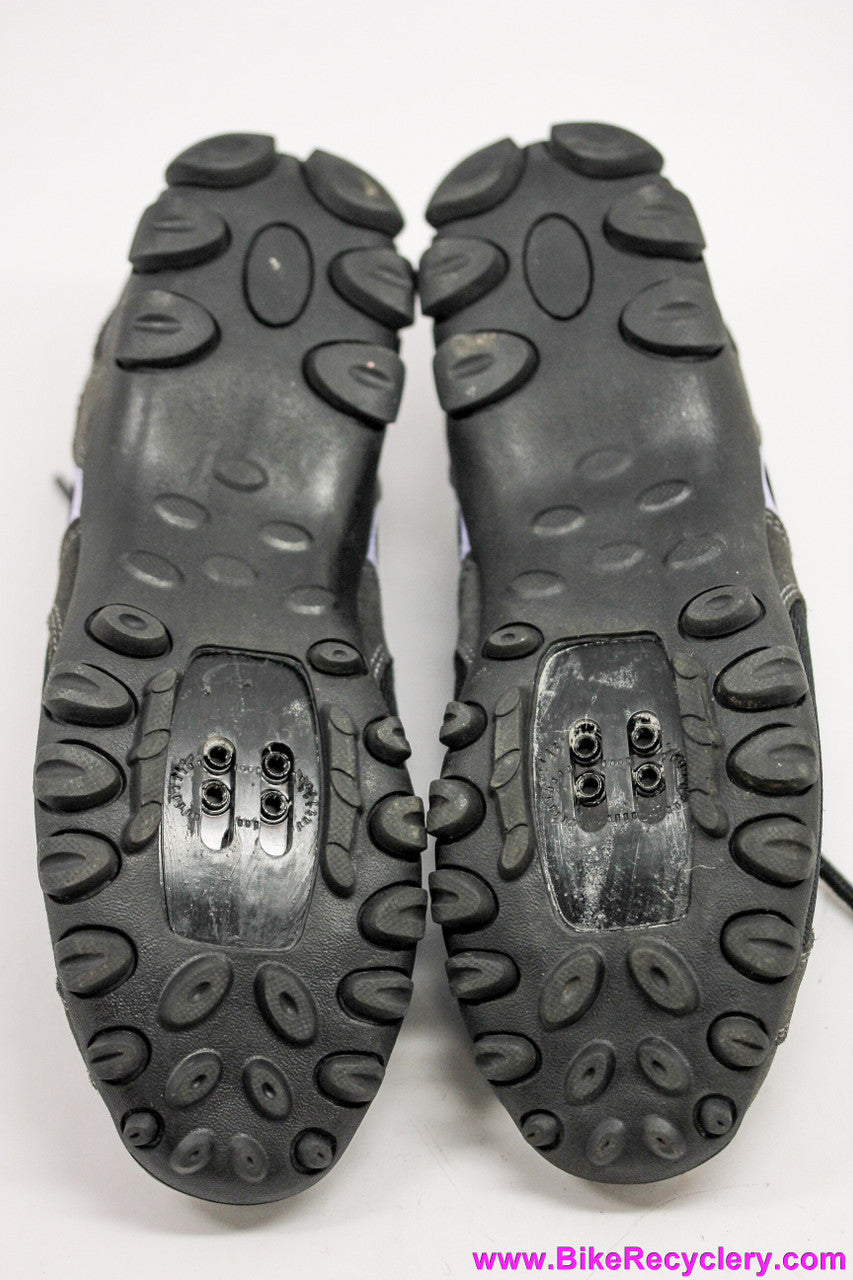 Nashbar Women's MTB Cycling / Spin Shoes: Size 39 / 8.5 US - Two Bolt Cleats - Walkable - Grey/Black (Almost New)