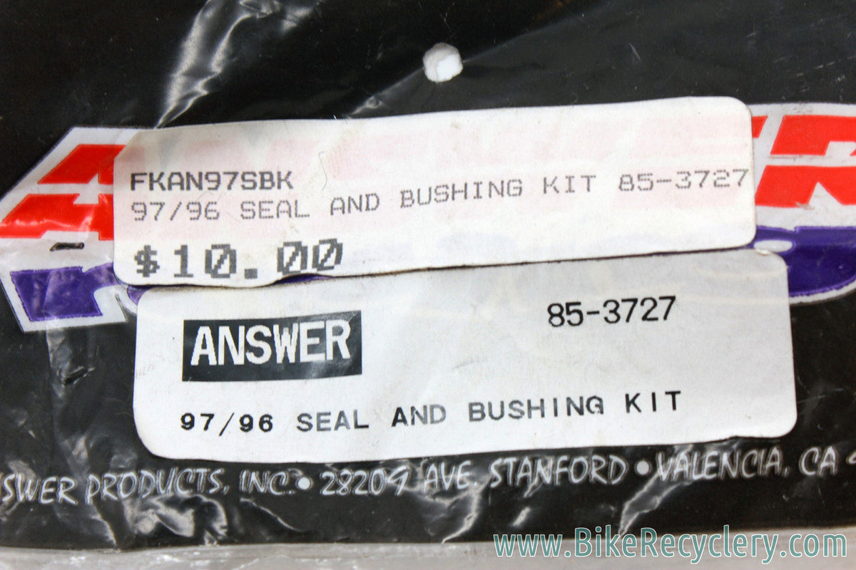 NIB/NOS 1996-1997 Manitou Mach 5 Die Cast Seal & Bushing Kit: #85-3727