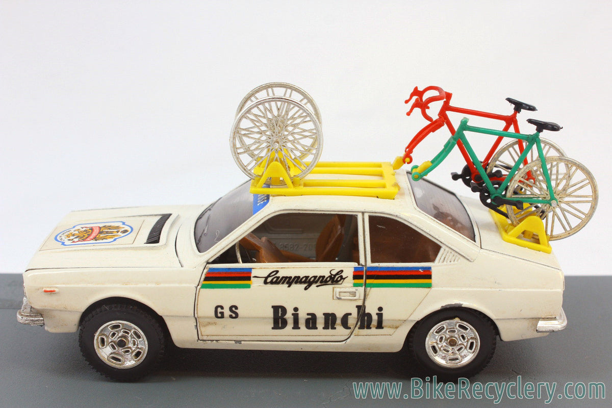 Vintage Tour De France Cycling Miniatures Collection: 20 Salza & Foundries Roger Figurines - 3 Team Cars - 1950's 1960's 1970's