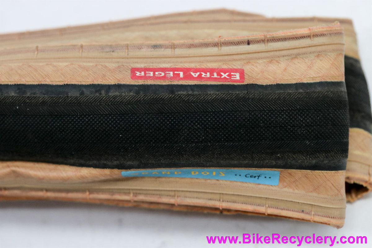 Grand Bois Cerf Extra Leger Blue Label 700C x 26 mm Tire: Tan (New Take-Off)